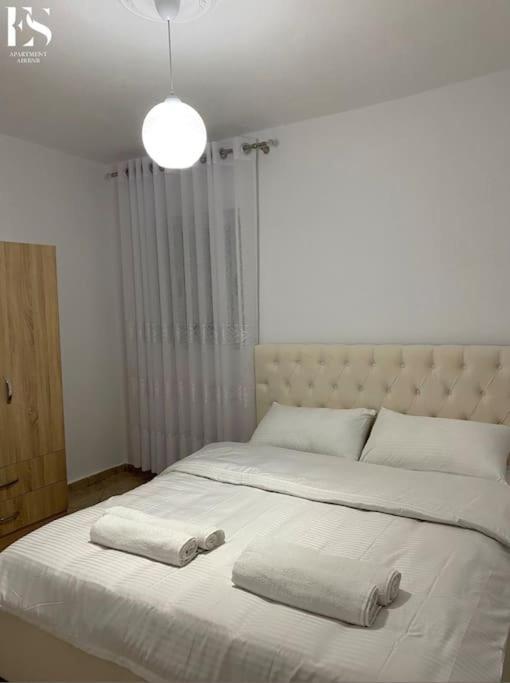 Es Apartment Тирана Экстерьер фото