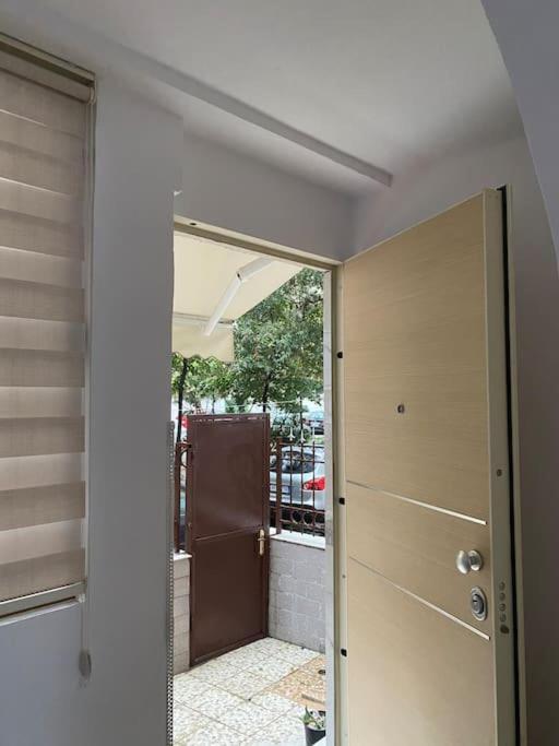 Es Apartment Тирана Экстерьер фото